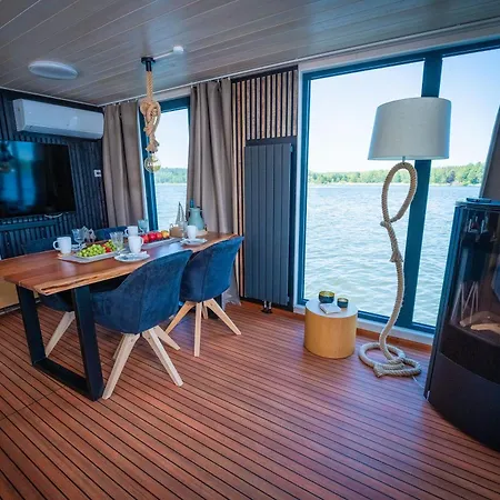 Hausbootabenteuer Ariella Woma D13 Úszó hotel Fürstenberg-Havel