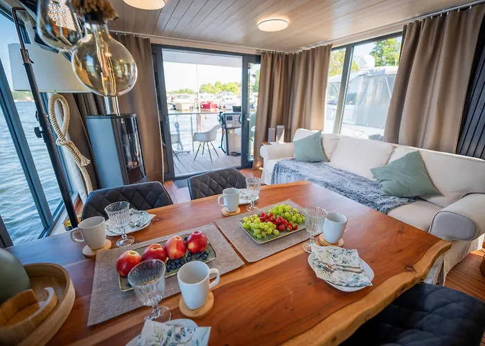 Hausbootabenteuer Ariella Woma D13 بوتيل