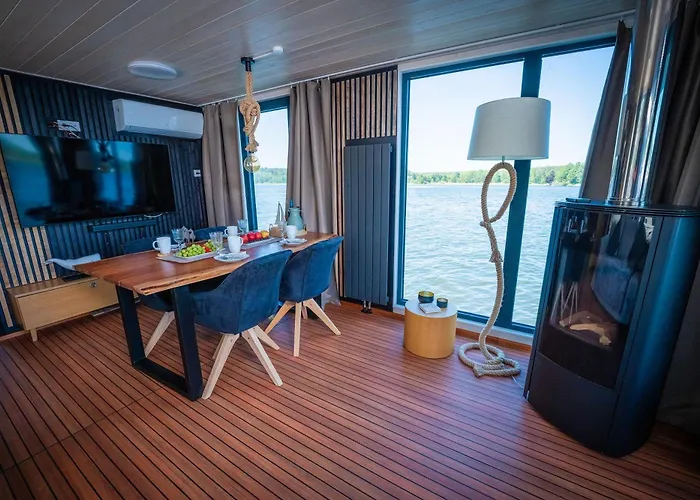 Hausbootabenteuer Ariella Woma D13 بوتيل Fürstenberg-Havel