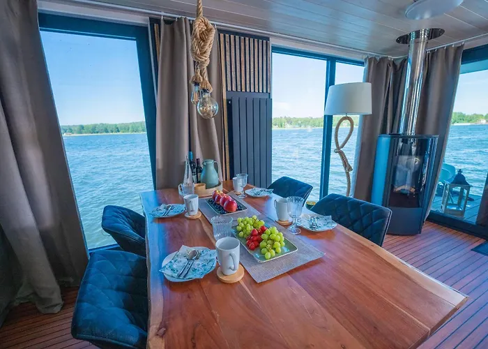 بوتيل Hausbootabenteuer Ariella Woma D13