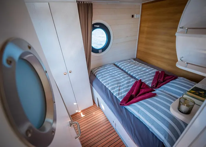 Hausbootabenteuer Ariella Woma D13 بوتيل Fürstenberg-Havel